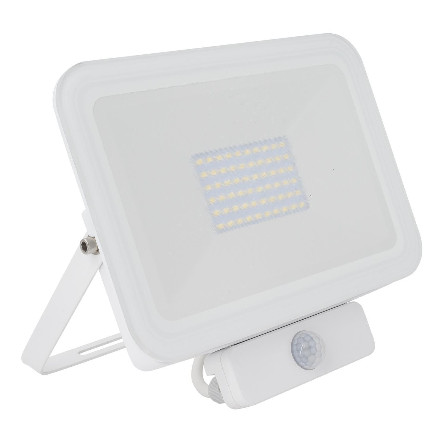 Naświetlacz LED 50W 120lm/W IP65 Slim z Czujnikiem Ruchu PIR - widok 3