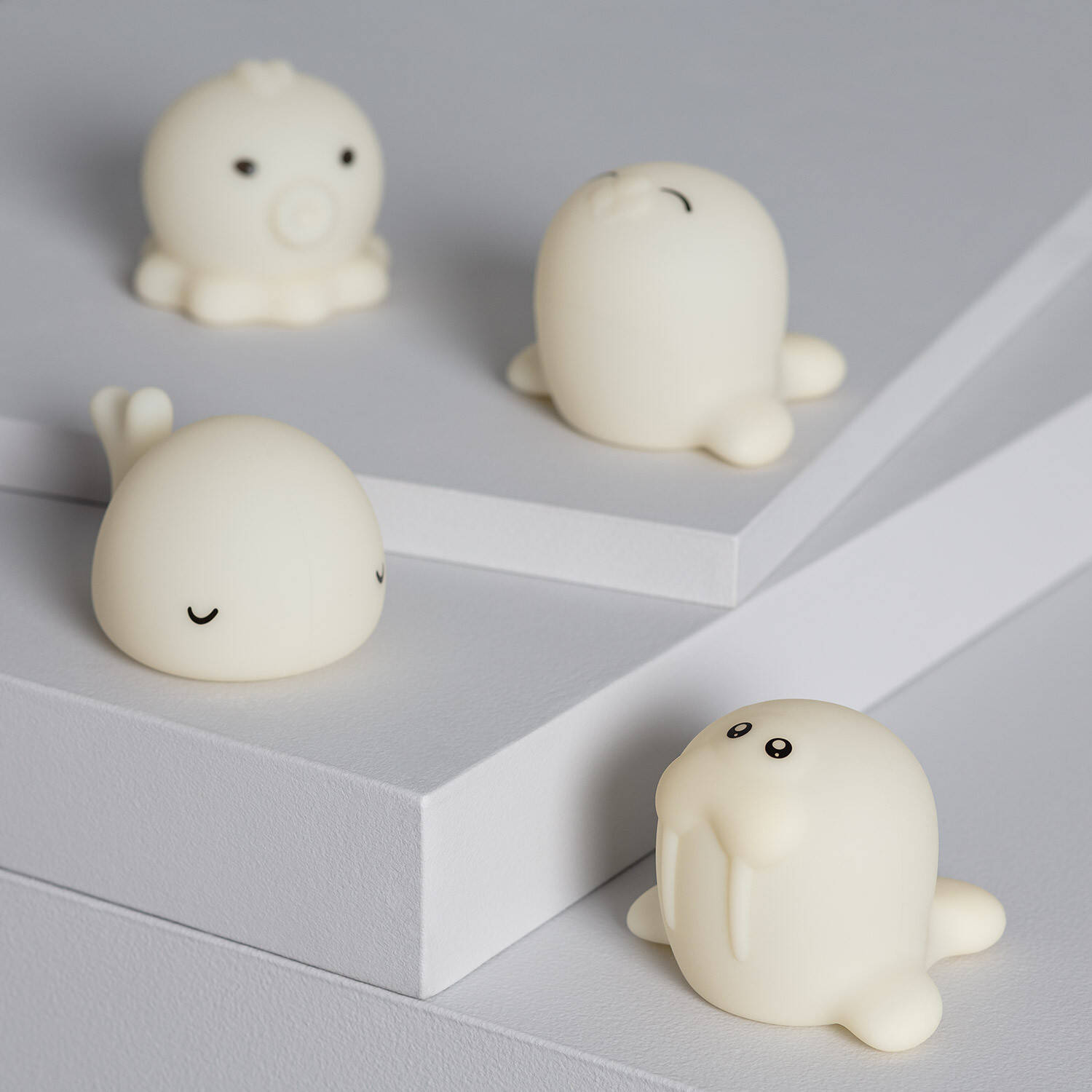 Lampka Nocna Dla Dzieci LED Mors RGB Silikonowa IP67 - widok prezentacyjny