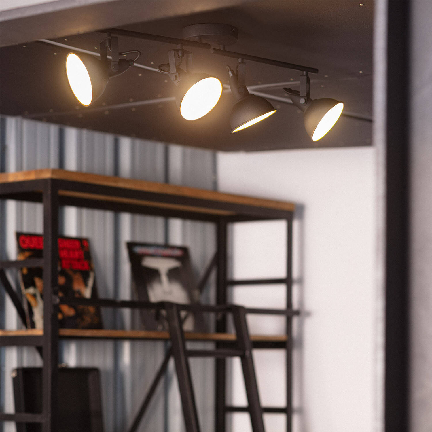 Lampa Sufitowa Nastawna Aluminiowa 4 Reflektory Czarna Emer - widok 2