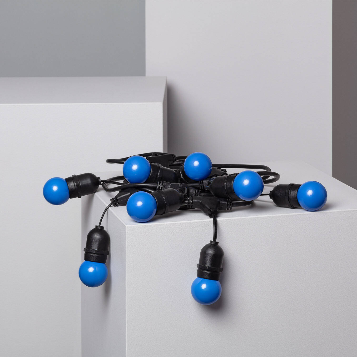 Zestaw Girlandy Waterproof 5.5m Czarnej + 8 Żarówek LED E27 G45 3W Kolorowych - widok prezentacyjny