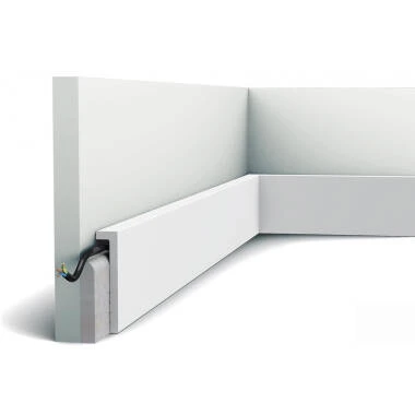 Edge 2m Skirting with Cable Entry