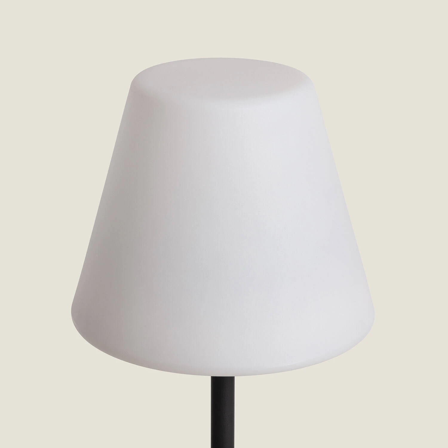 Lampa Zewnętrzna Podłogowa LED Solarna Larso - widok prezentacyjny