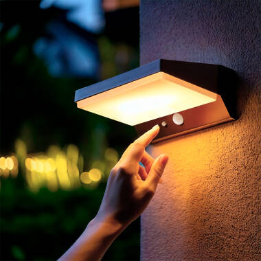 Ivar 5W Aluminium Solar Outdoor LED Wall Lamp with Motion Sensor