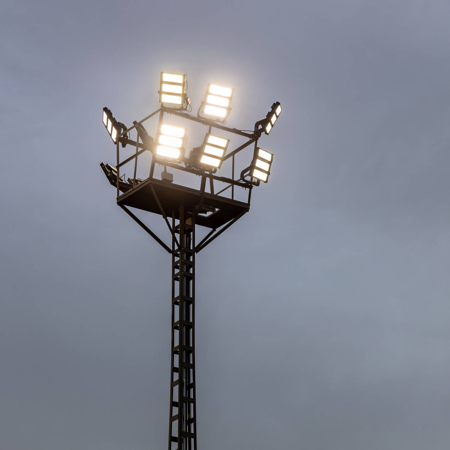 Naświetlacz LED 900W Stadium Profesional LUMILEDS 170lm/W IP66 INVENTRONICS Regulacja 1-10 V - widok 2