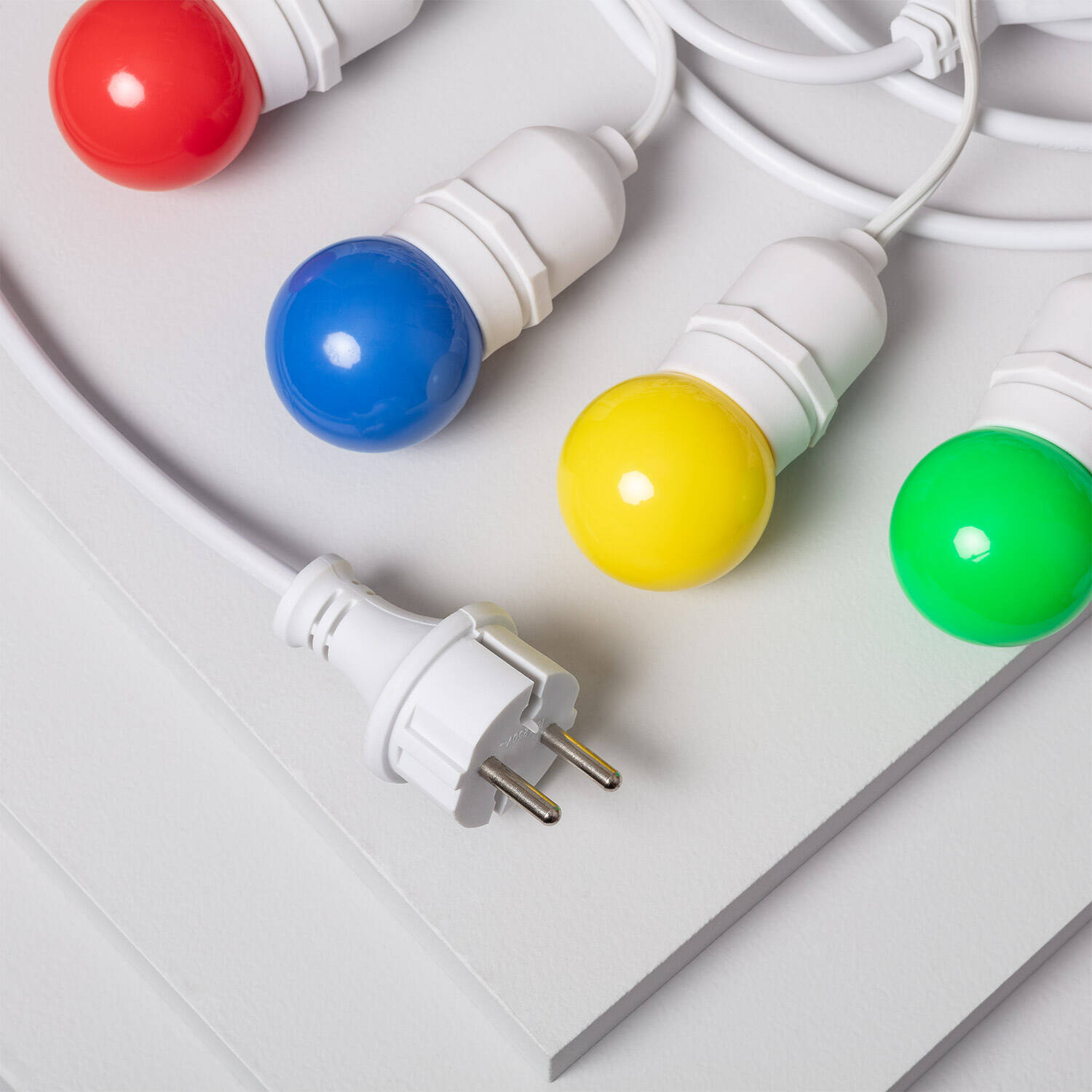 Zestaw Girlandy Wodoodpornej 5.5m Białej + 8 Żarówek LED E27 G45 3W Kolorowych - widok 3
