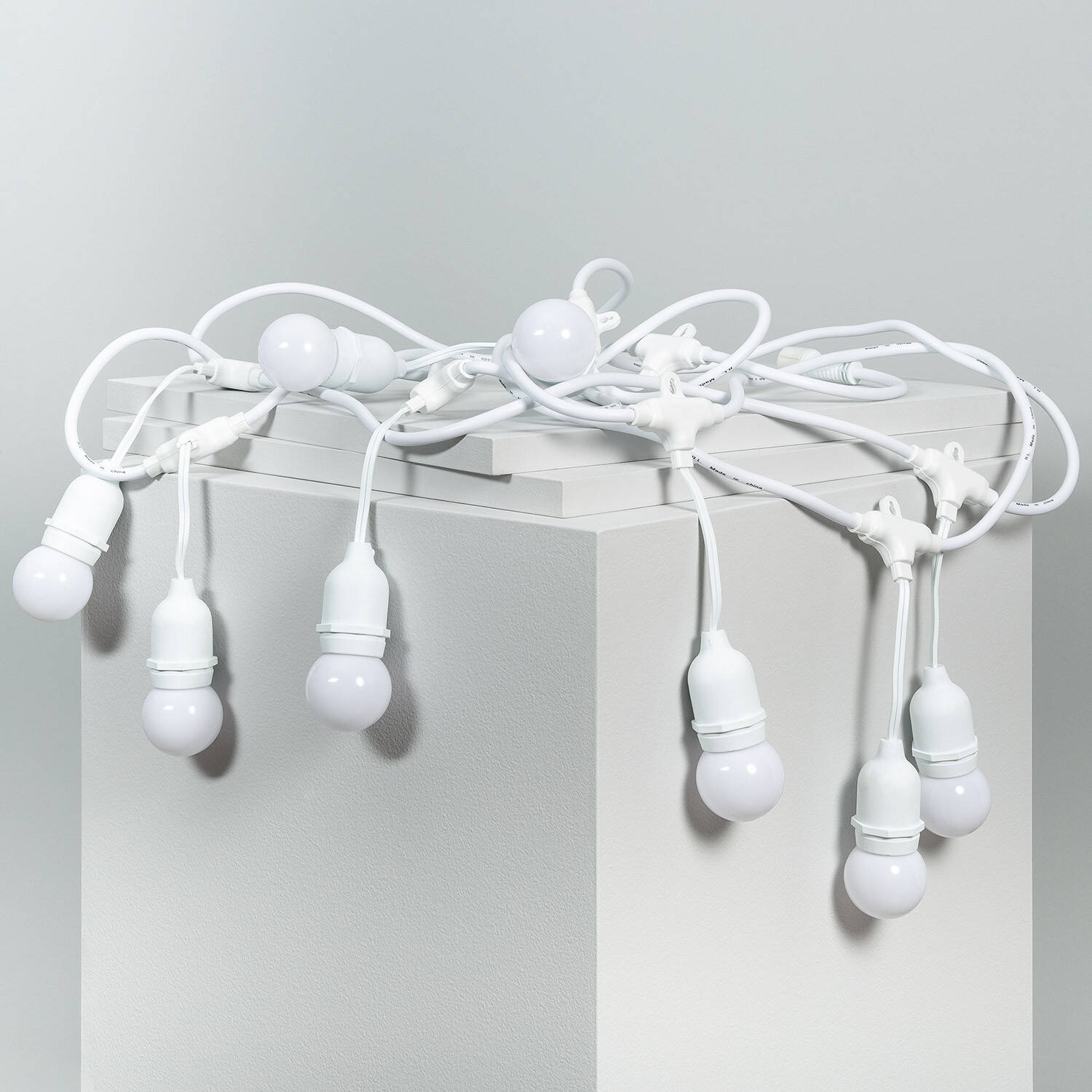 Zestaw Girlandy Wodoodpornej 5.5m Białej + 8 Żarówek LED E27 G45 3W Kolorowych