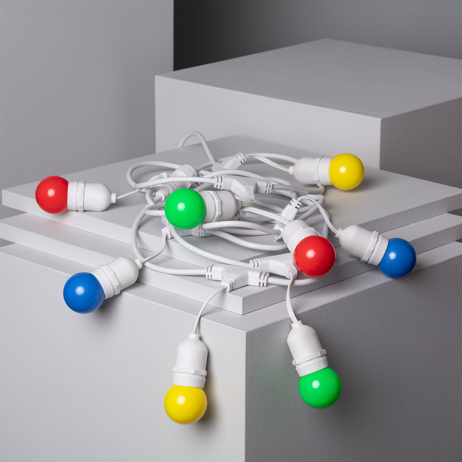 Zestaw Girlandy Wodoodpornej 5.5m Białej + 8 Żarówek LED E27 G45 3W Kolorowych