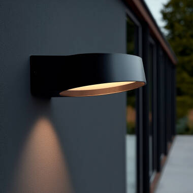 Chupny 12W Aluminium Outdoor LED Wall Lamp