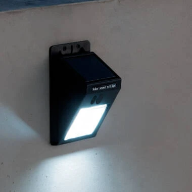 Applique per Esterni LED Solare IP65 con Accensione Crepuscolare
