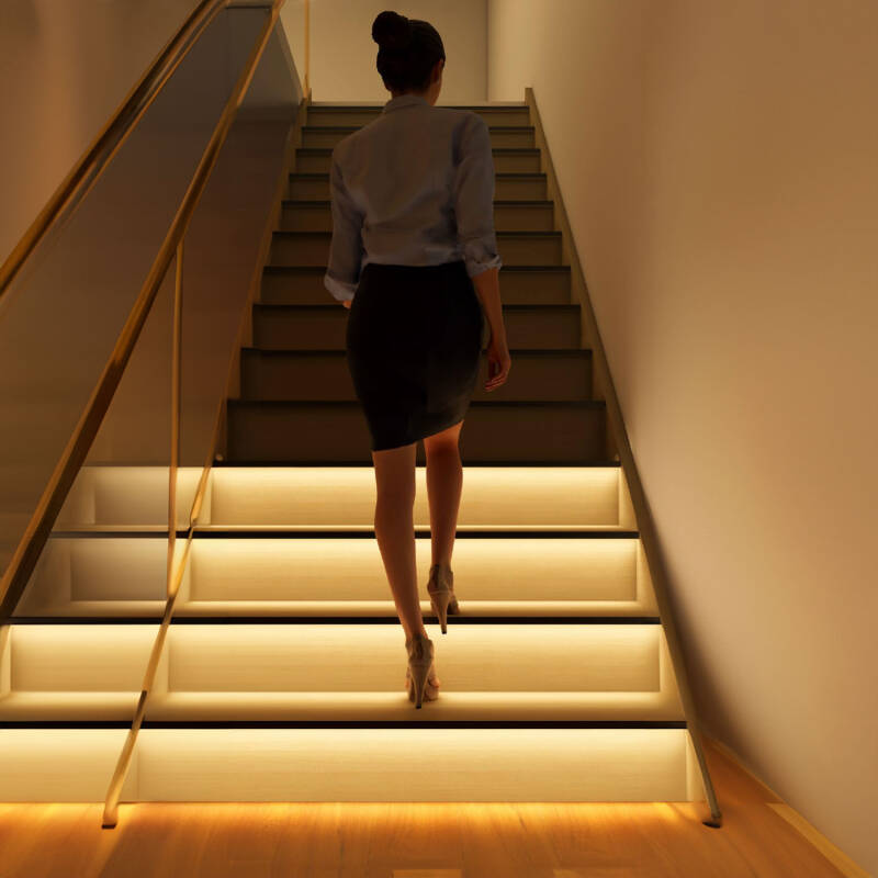 Kaufe PIR Bewegungssensor LED Treppen Nachtlicht WS2811 Pixel Adressierbarer Lauflichtstreifen Für Zimmer Treppenhaus Korridor Eingangslampe Dekor zum Preis ab 14