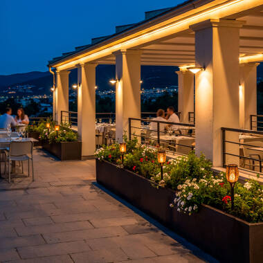 Immagine di Applique da Parete LED Solare Alluminio Per Esterni con Sensore di Movimento Radar Tucson