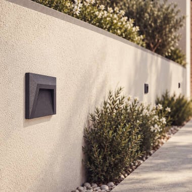 Clover 1.5W Outdoor Surface Mounted LED Wall Light