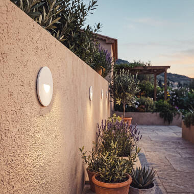 Image of Guell 2W Round Outdoor Recessed Aluminium LED Wall Light in White