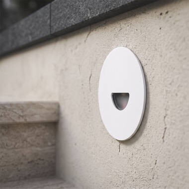 Guell 2W Round Outdoor Recessed Aluminium LED Wall Light in White