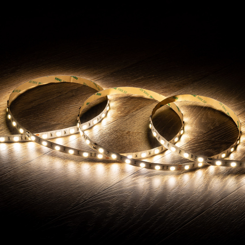 Productfotografie: LED Strip 24V DC 60 LED/m 5m IP20 CRI90 Expert Color Breedte 10mm  in te korten om de 10cm