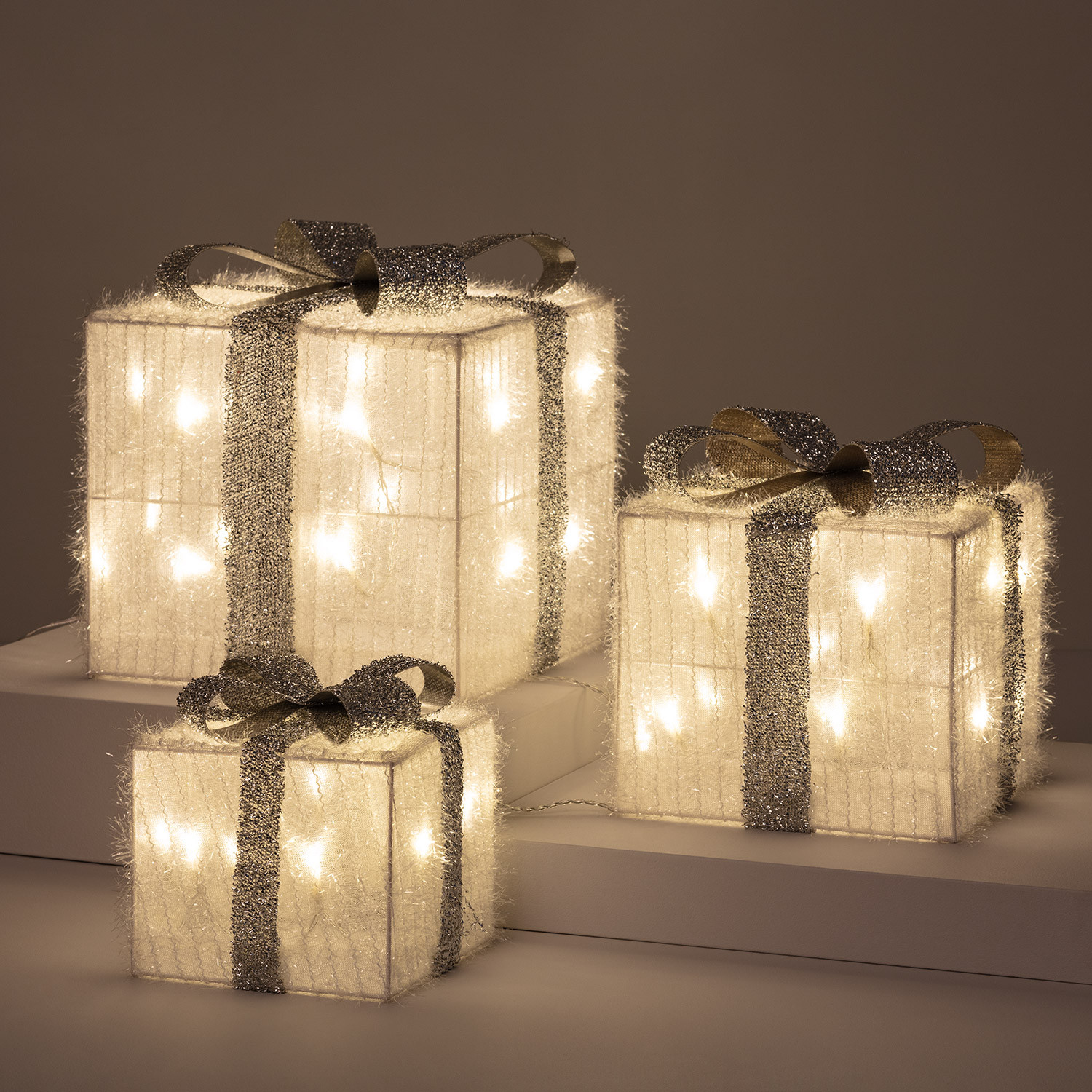 duidelijkheid Uitwisseling plek Pack of 3 Kerst Cadeaudozen met LED Strik - Ledkia