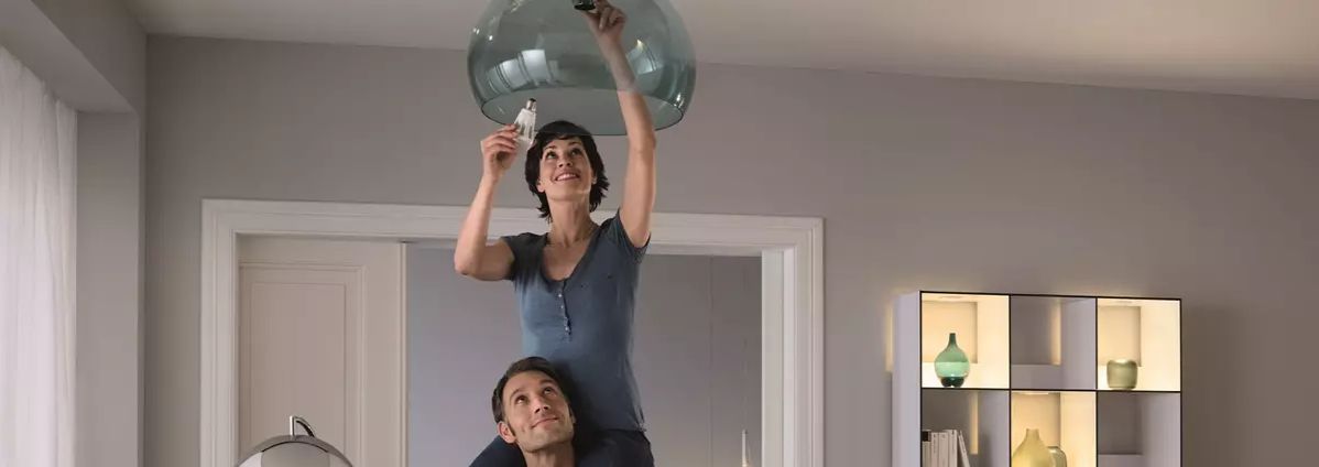 Installation einer dimmbaren LED-Glühbirne