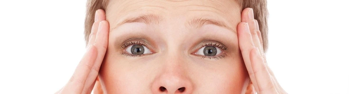 Green LED light against headache