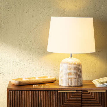 Produktfotografie: Tischlampe aus Holz Koson ILUZZIA