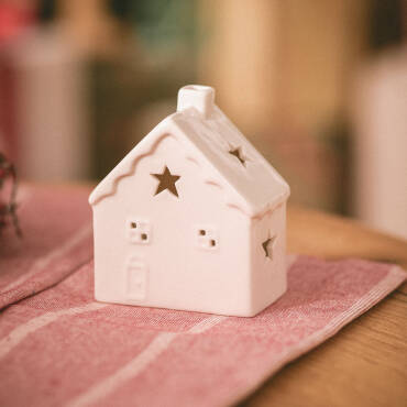 Product photography Bianca Ceramic LED Christmas House Battery Operated