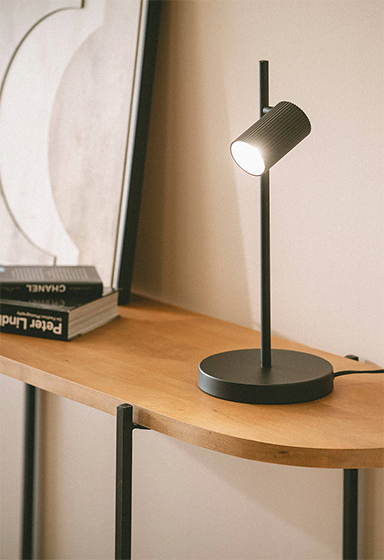 Lampy stołowe w stylu minimalistycznym