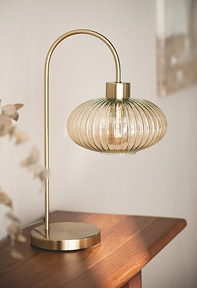 Zabytkowe lampy stołowe