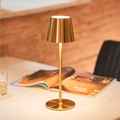 Tischlampen mit integrierter LED