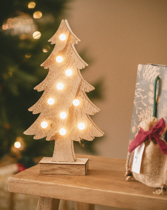 Weihnachtsfiguren mit Lichtern