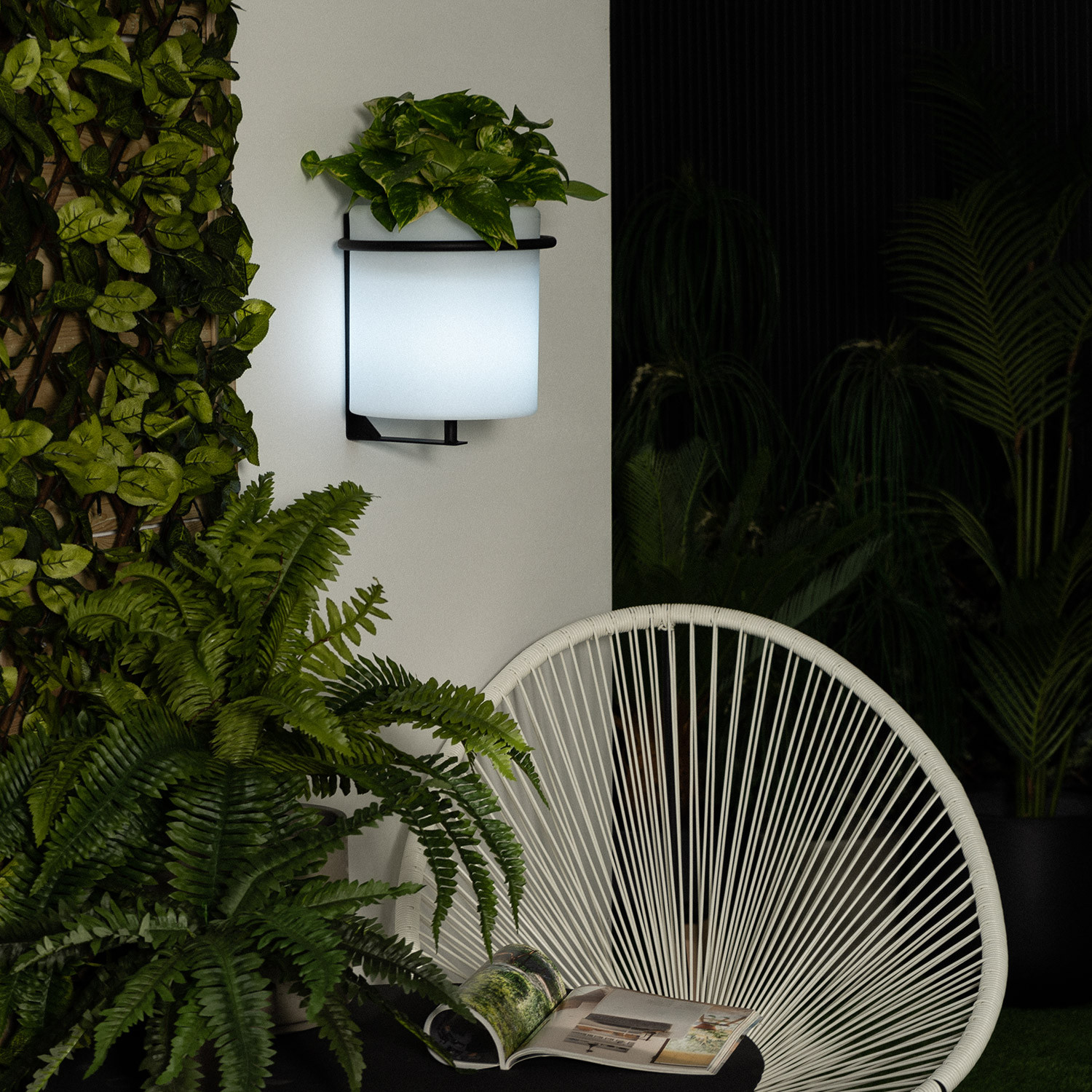 Uitputten Lijm Onbevredigend Wandlamp Outdoor LED Plantenbak 22cm RGBW Oplaadbaar IP65 - Ledkia