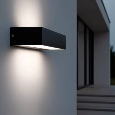 Product photography: 9W Galeo Double Sided Outdoor LED Wall Lamp